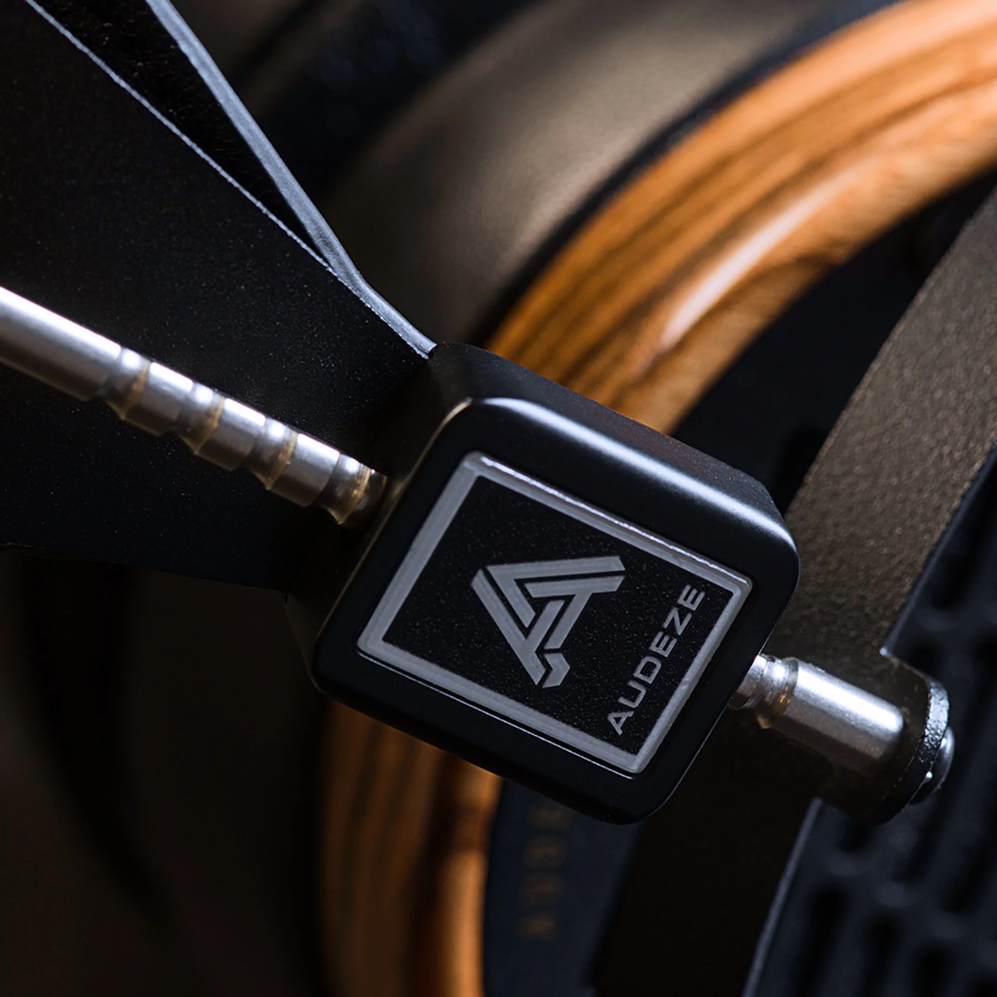 Audeze LCD-3 Planar Magnetic Headphones - Image 11