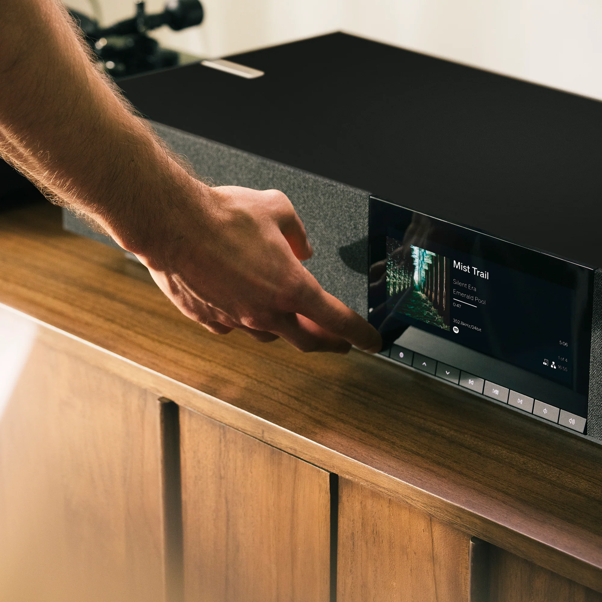 Cambridge Audio EVO One All-In-One System Midnight Black - Image 8
