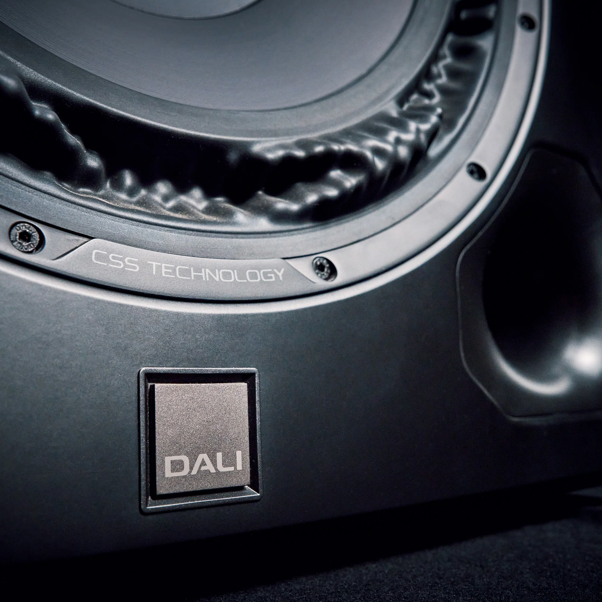 DALI SUB V-16 F Subwoofer - Image 9