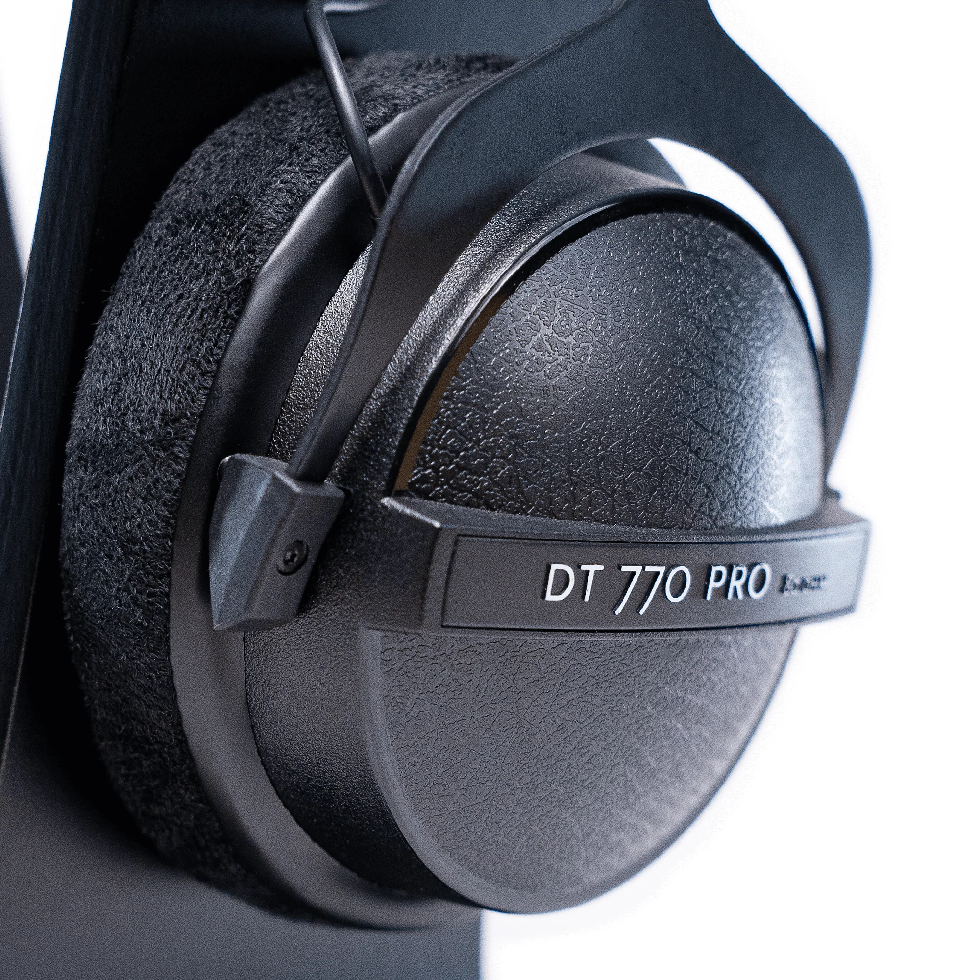 Dekoni Audio Choice Beyer DT Series & AKG K Series Suede Pads - Image 6