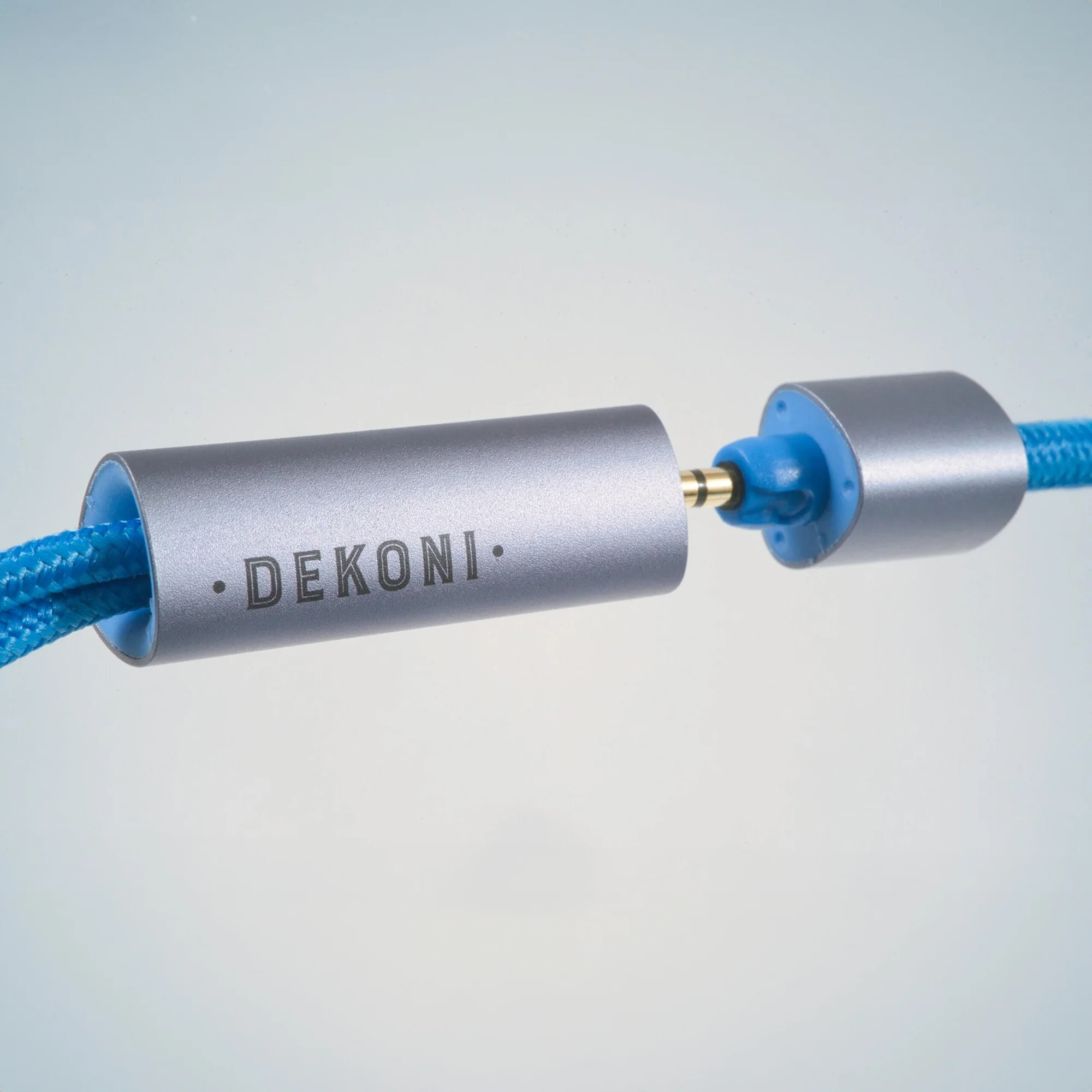 Dekoni Audio Ensemble Postsplit Blue Nylon Woven Jacket Headphone Connectors - Image 4