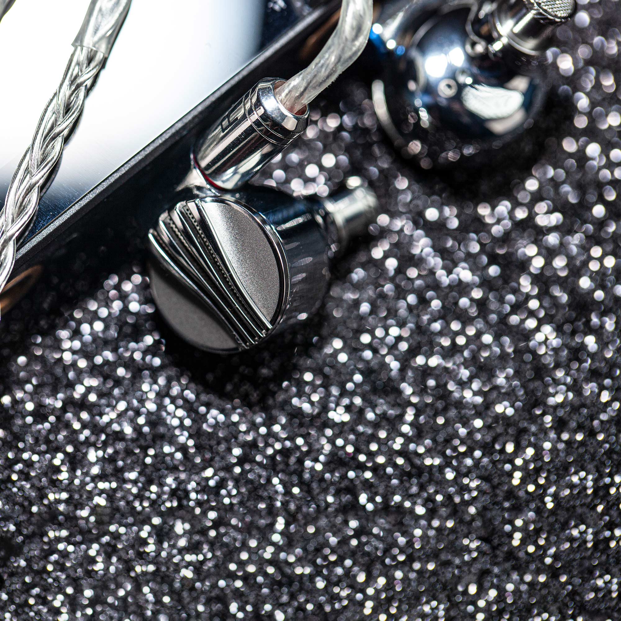 FiiO FD5 In-Ear Earphones - Image 12