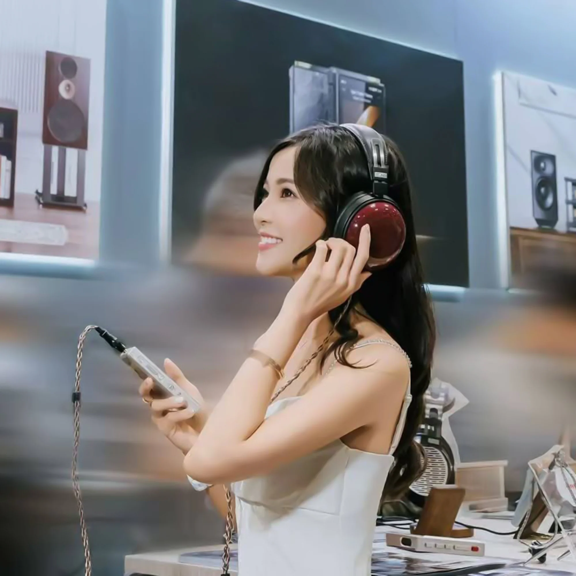 FiiO FT13 Closed Back Headphones - Image 5