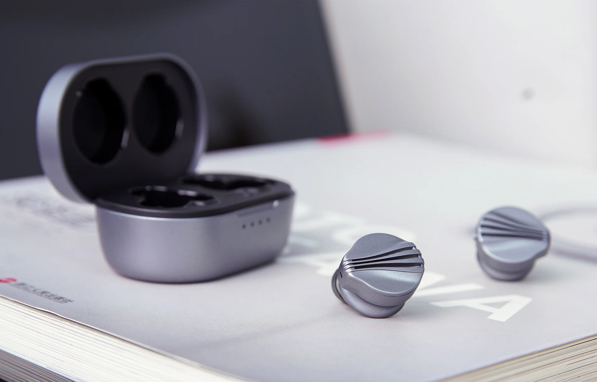 FiiO FW3 True Wireless Bluetooth Earbuds - Image 5