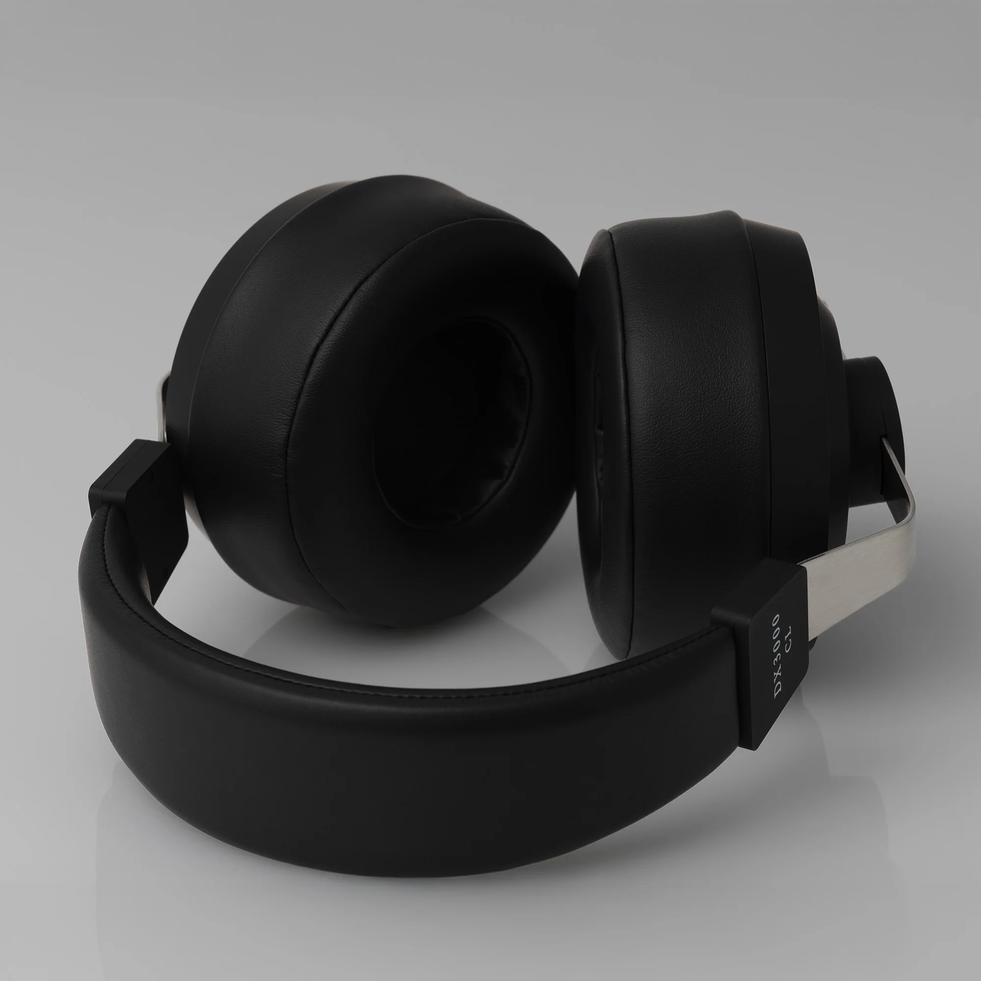 Final DX3000 CL Closed-Back Headphones - Image 7