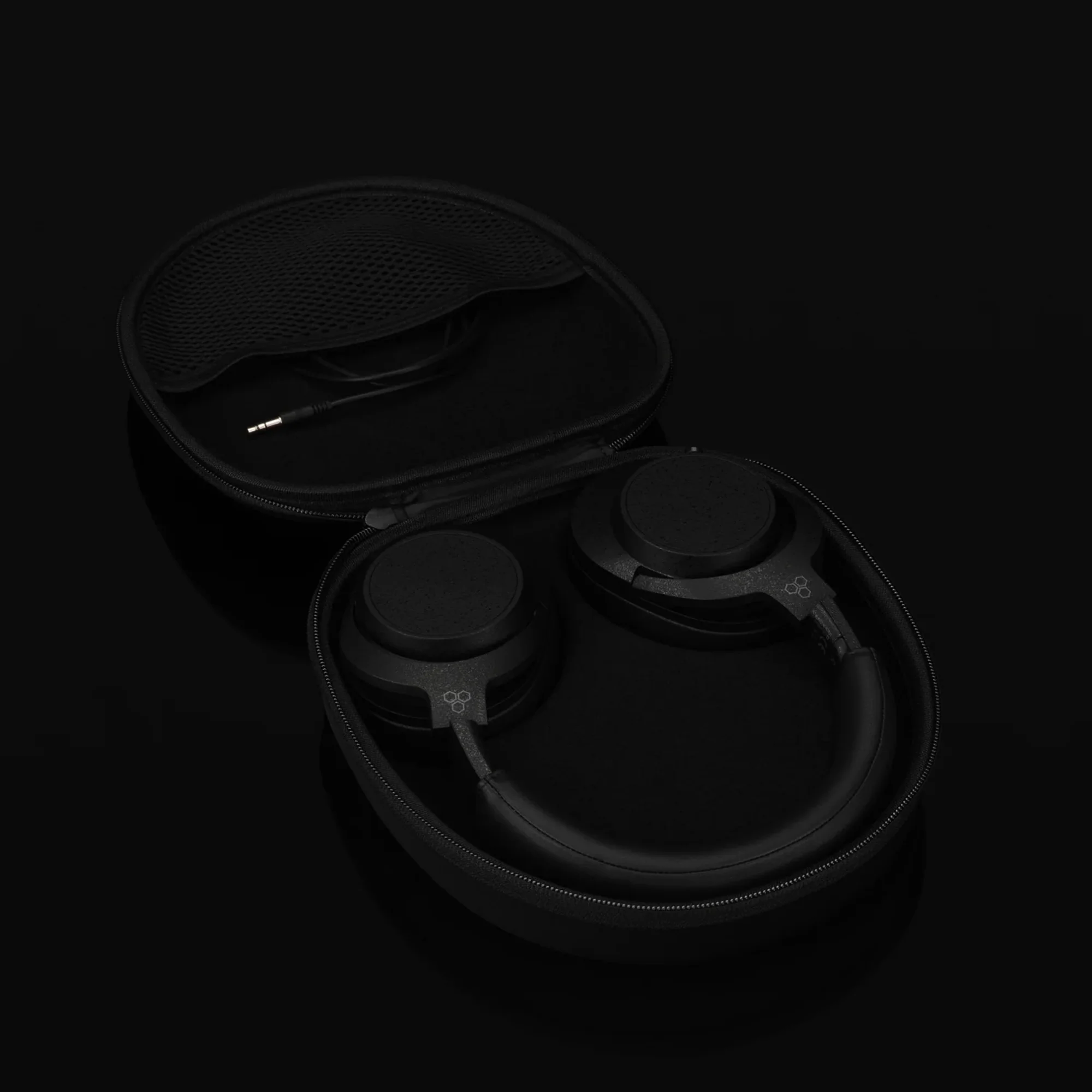 Final UX5000 Wireless Noise Cancelling Headphones - Image 6