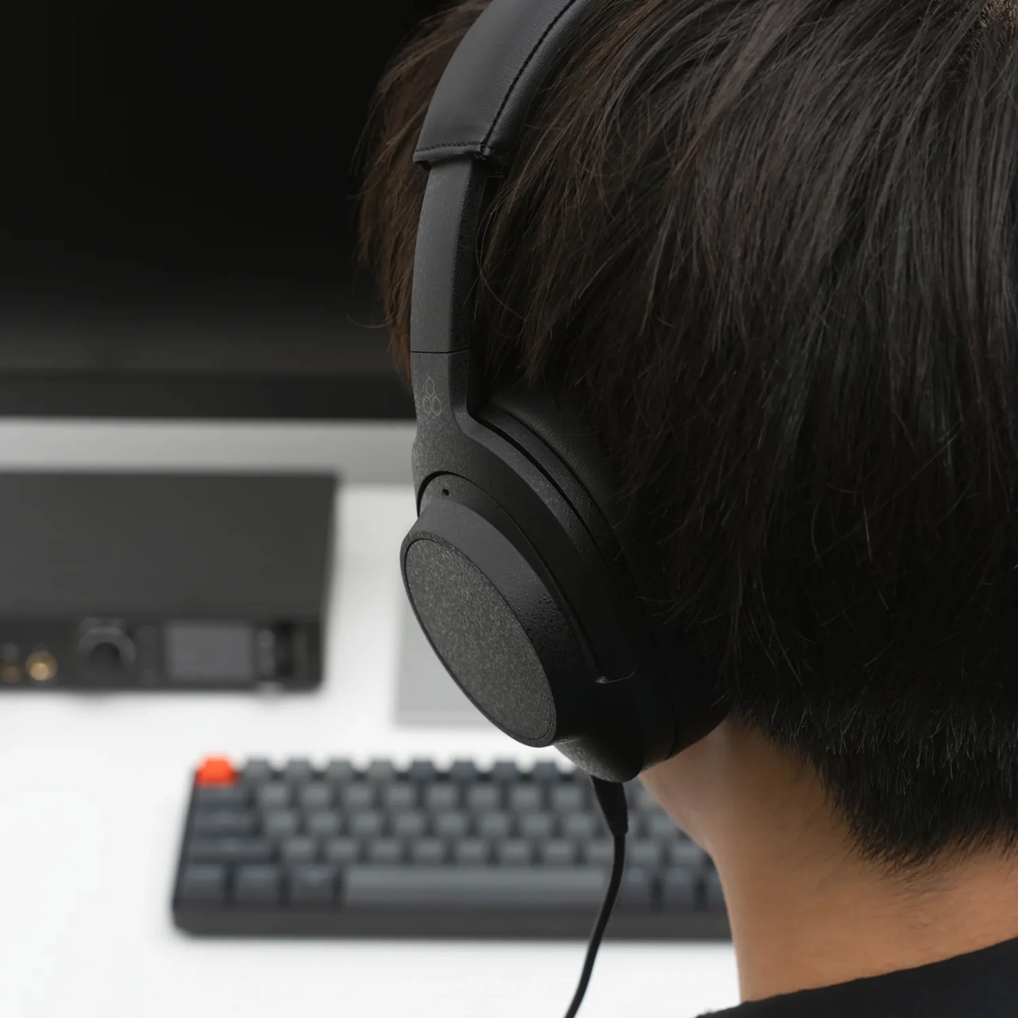 Final UX5000 Wireless Noise Cancelling Headphones - Image 8