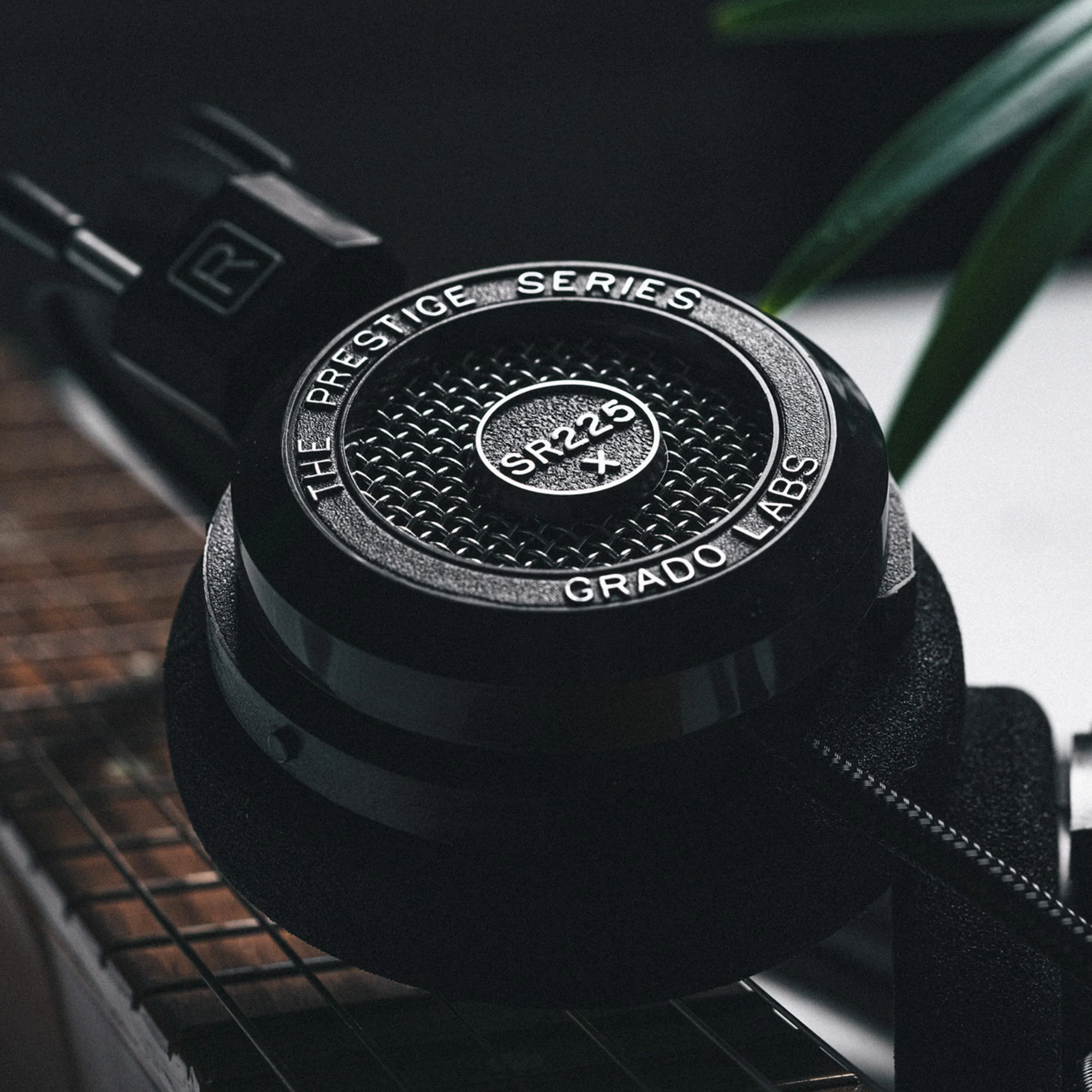 Grado SR225x Prestige Series Headphones - Image 3