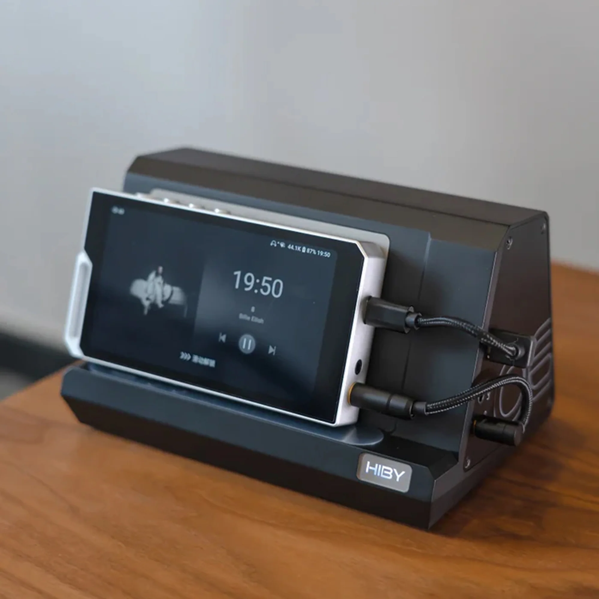 HiBy CR06 Audio Dock for Digital Audio Players - Image 6