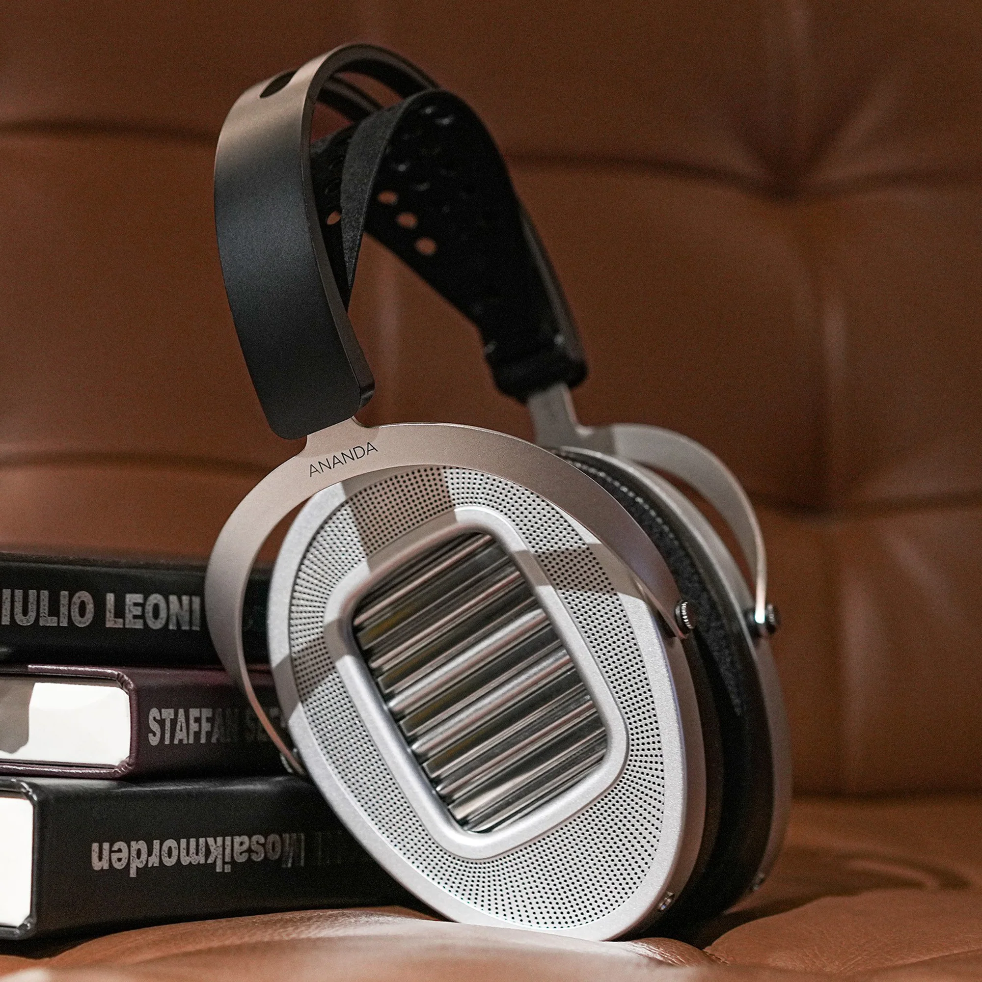 HiFiMAN ANANDA Unveiled Planar Magnetic Headphones - Image 4
