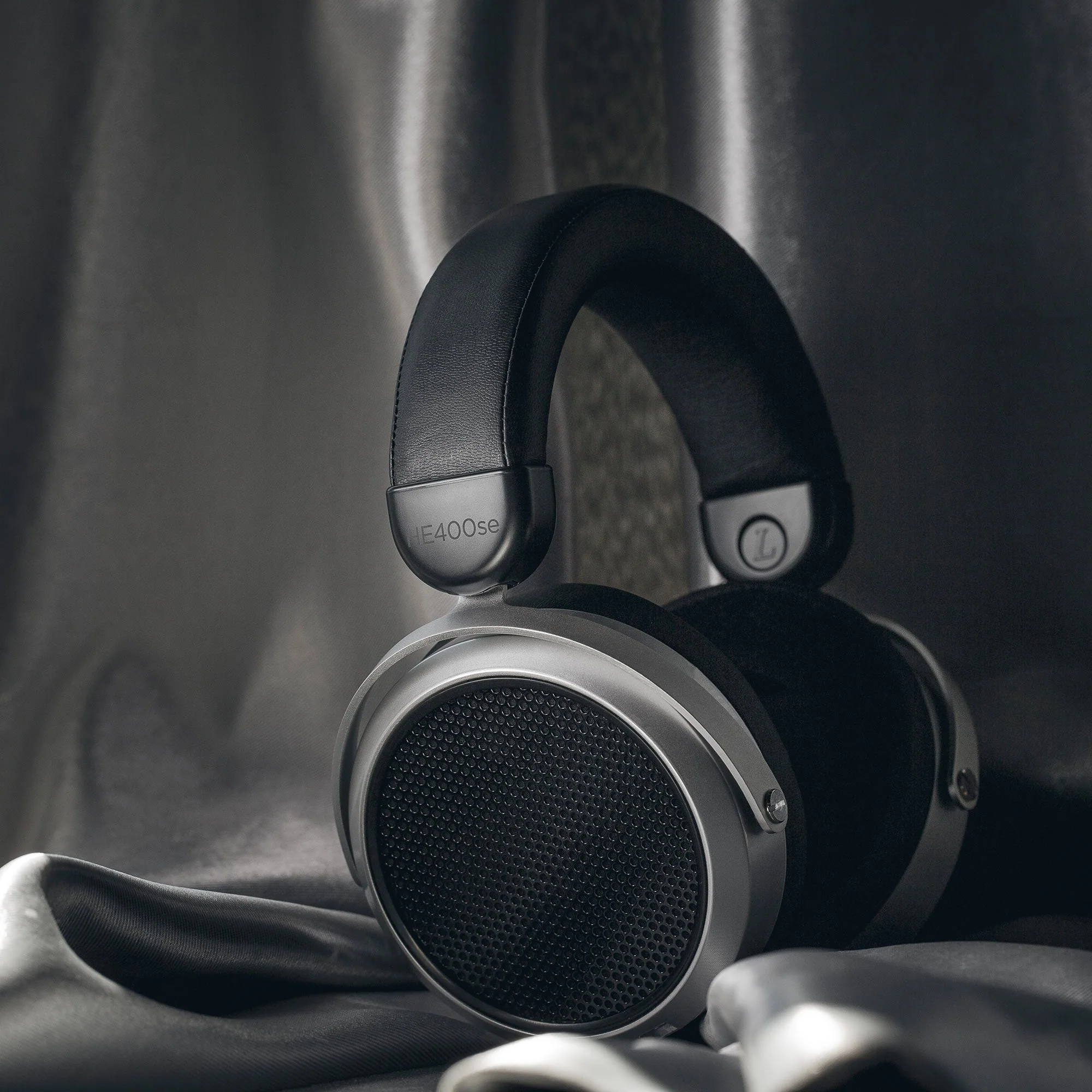 HIFIMAN HE-400SE V2 Planar Magnetic Headphones - Image 3