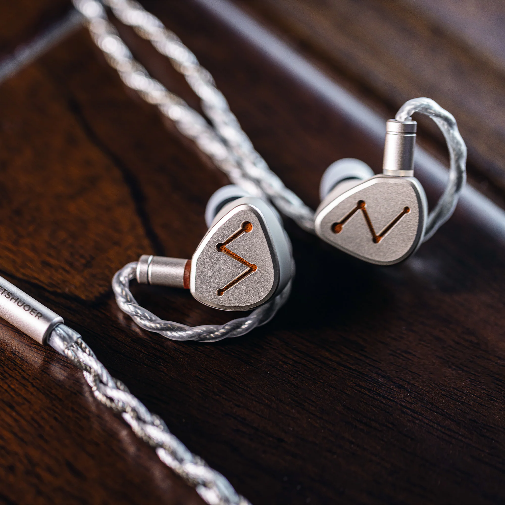 Letshuoer DZ4 In Ear Monitors - Image 4