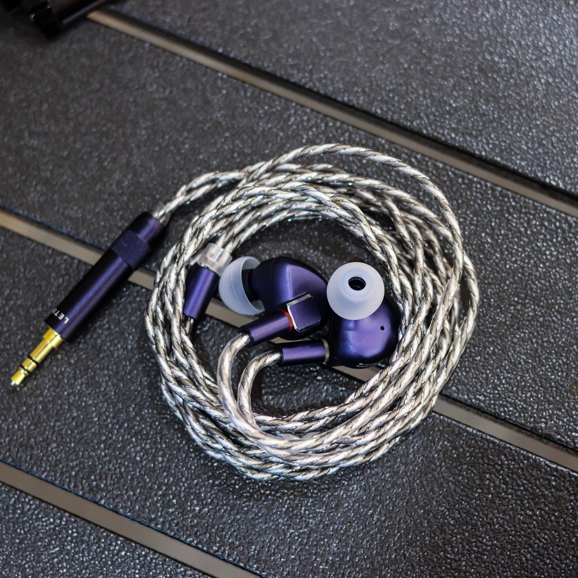 Letshuoer S12 Pro In Ear Monitors - Image 2