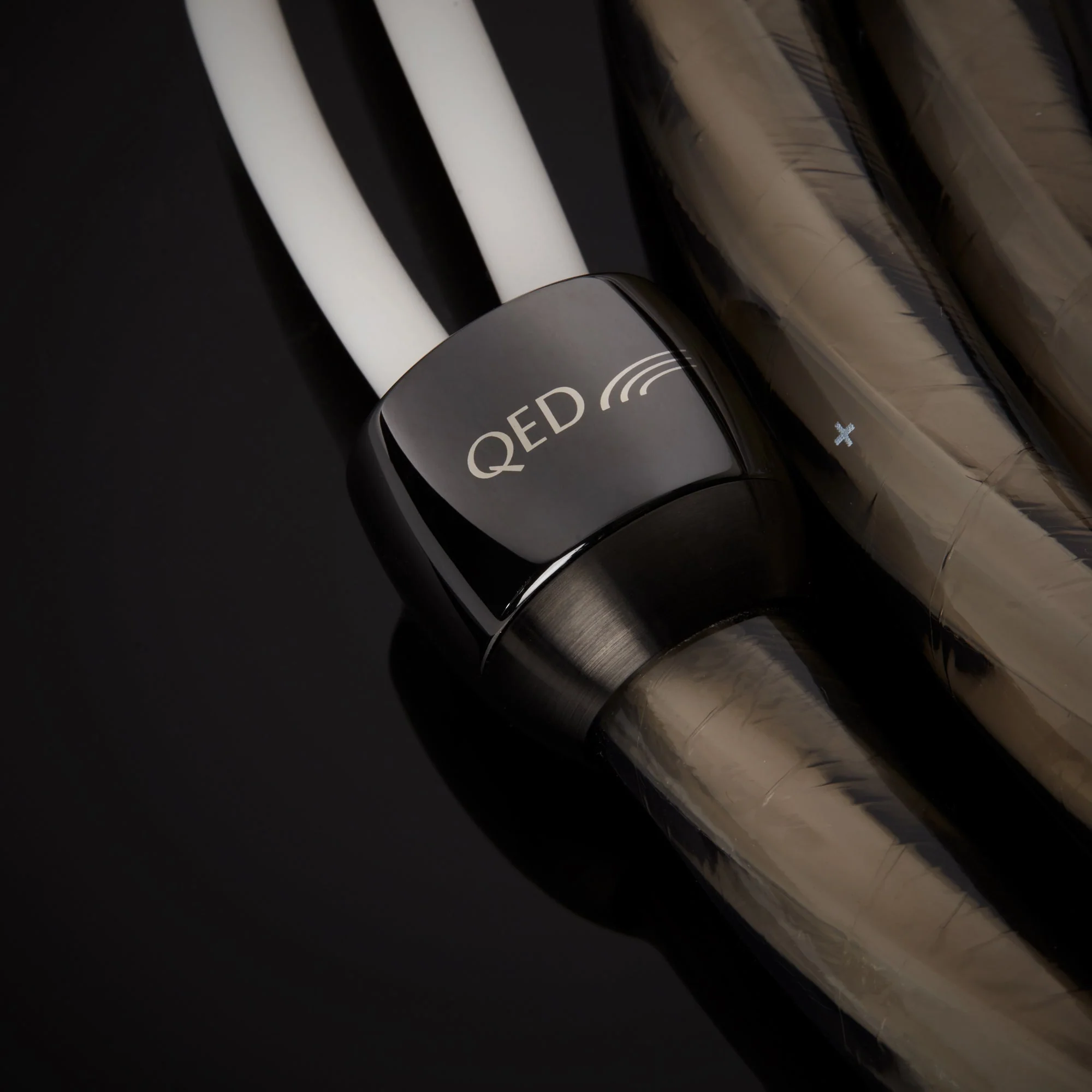 QED Supremus Zr Speaker Cable Banana Pair - Image 5