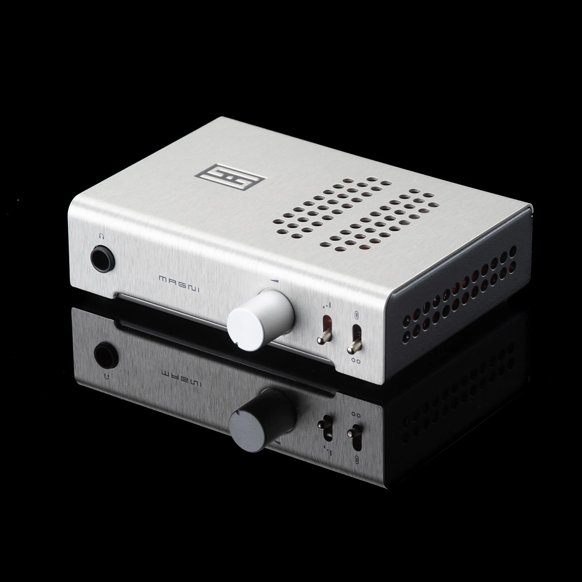 Schiit Audio Magni Unity Headphone Amplifier - Image 4