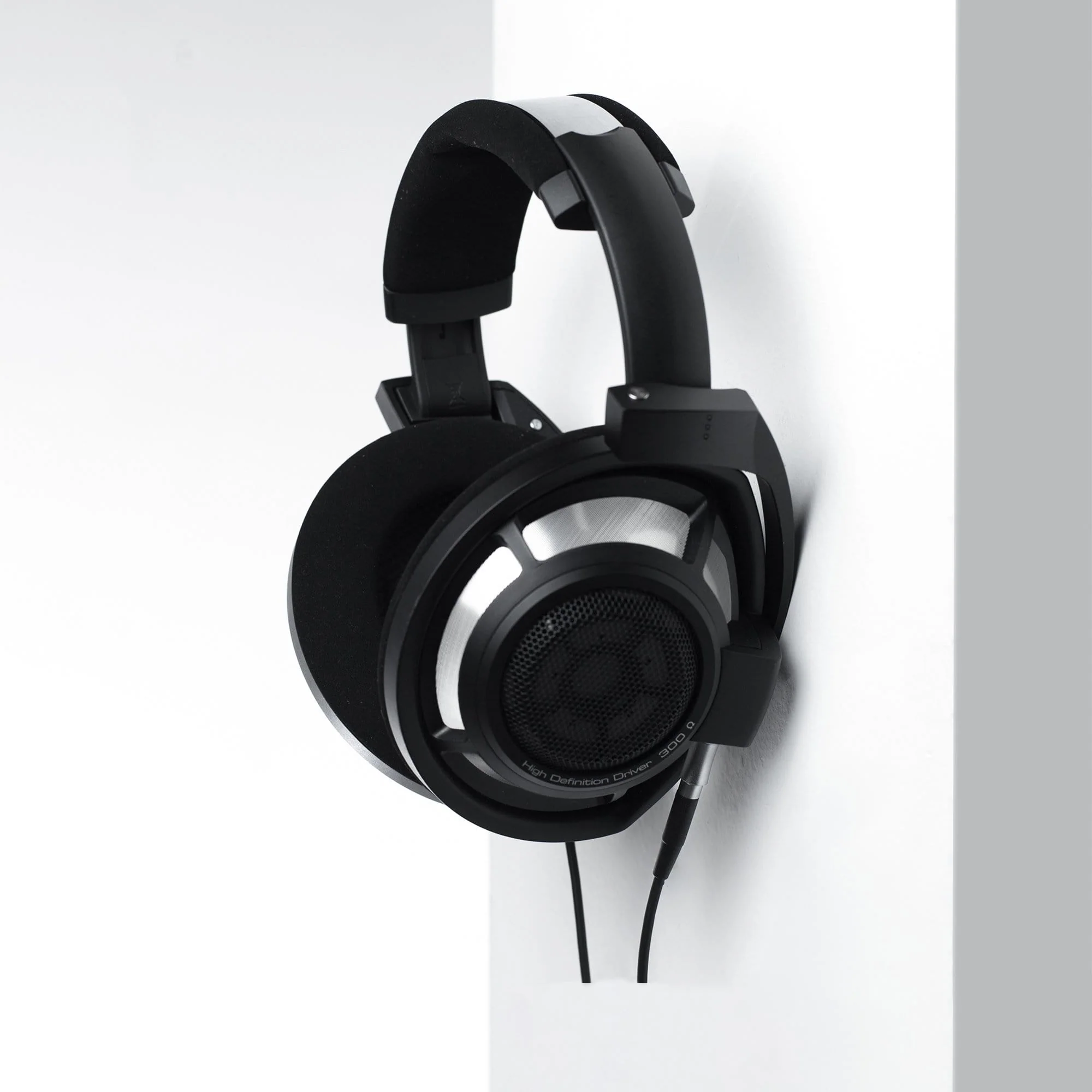 Sennheiser HD800S Audiophile Headphones - Image 4