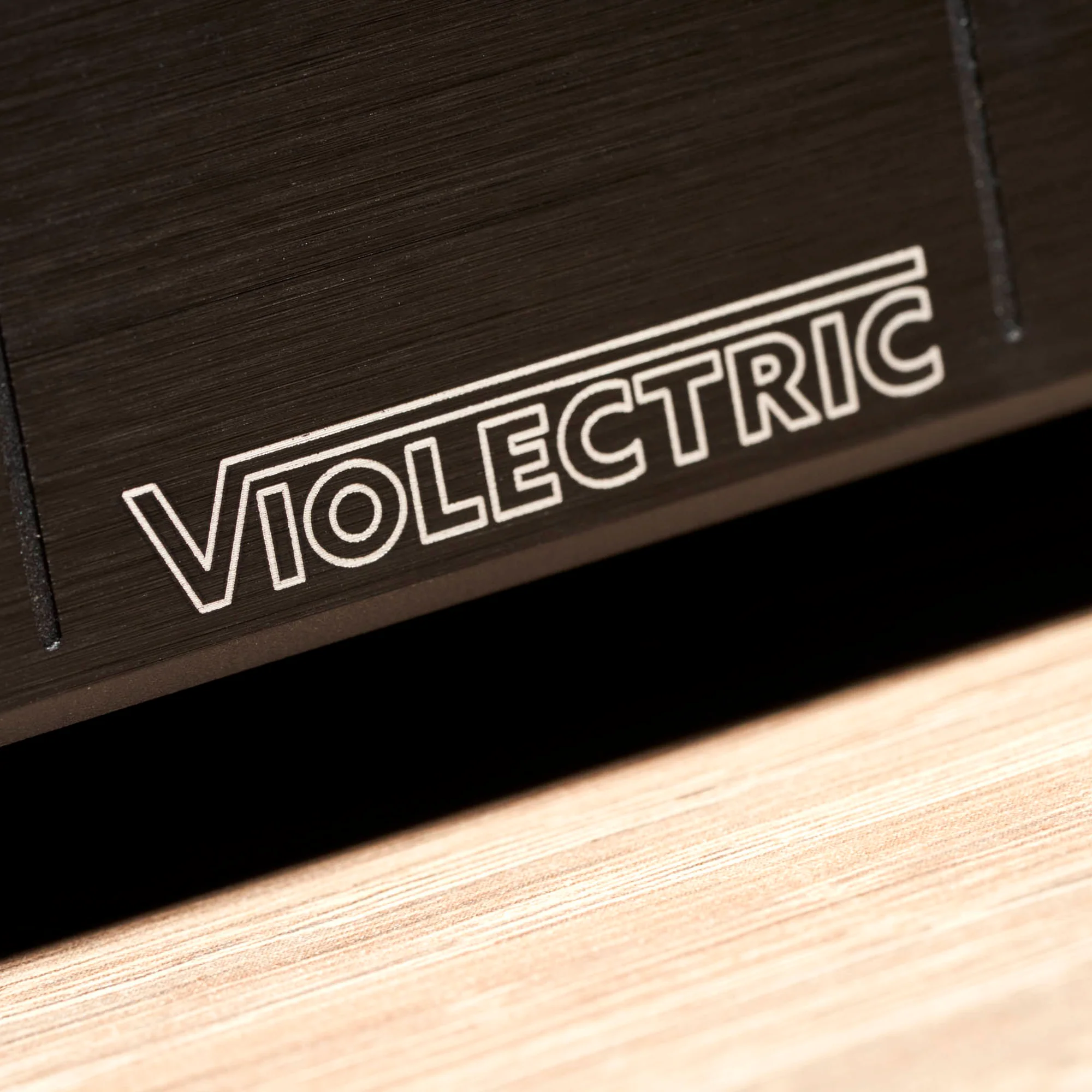 Violectric HPA V101 Headphone Amplifier - Image 5