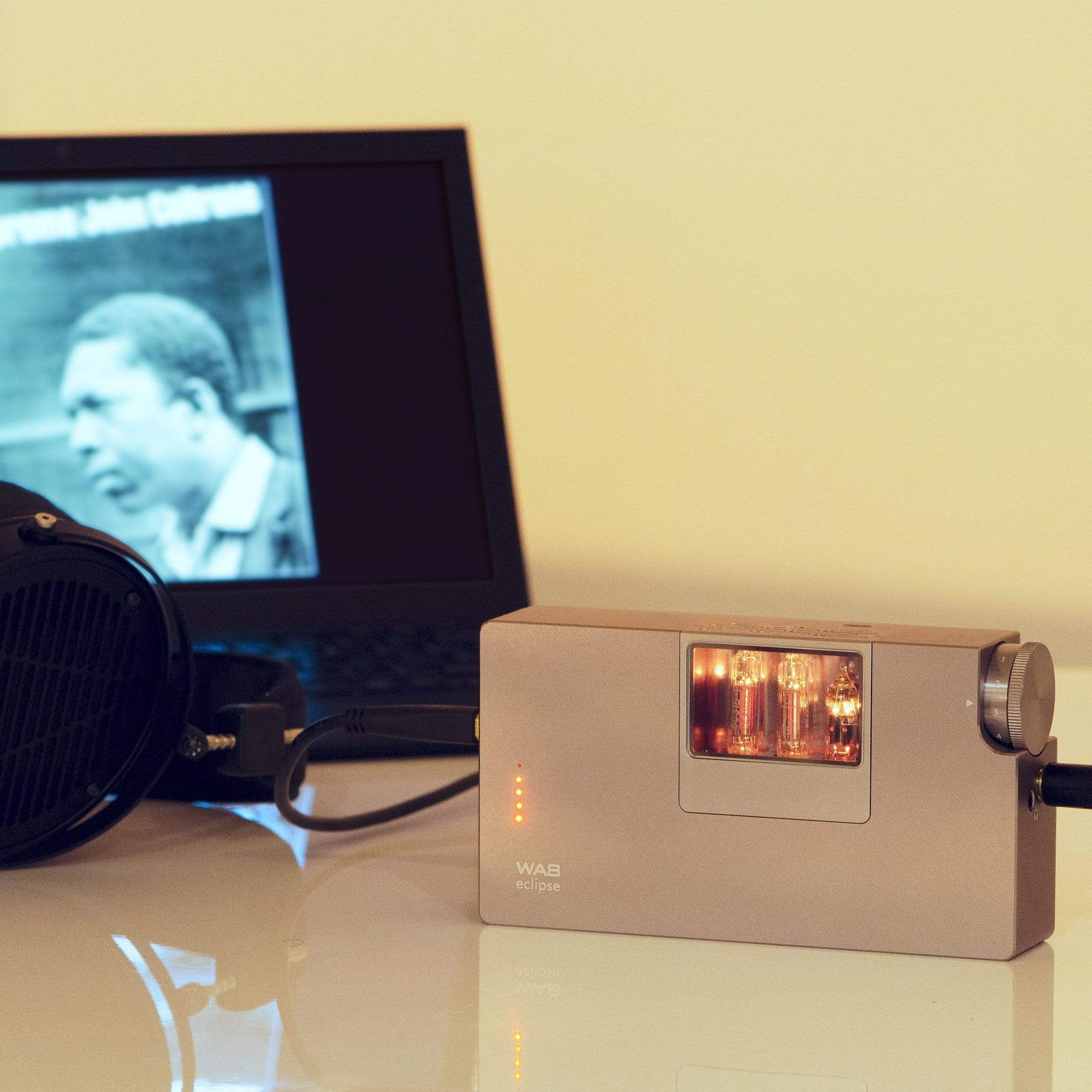Woo Audio WA8 Eclipse Battery Operated DAC and Amp Gold - Image 6